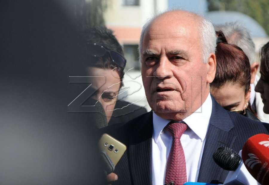 Salihaj: Militantët e LDK-së na ndëshkuan për ta larguar Isa Mustafën