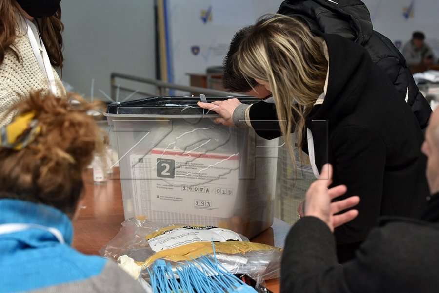 Fillon rinumërimi i 12 vendvotimeve