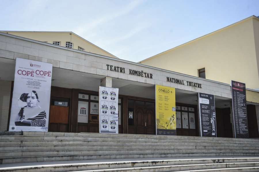 Kërkohet ndalimi i procesit të përzgjedhjes së udhëheqësit artistik të Teatrit Kombëtar