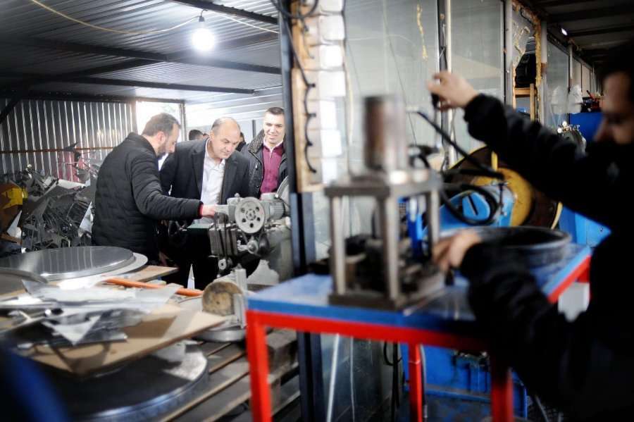 Hoxhaj premton se PDK-ja do ta krijojë fondin e përhershëm për t’i mbështetur bizneset nga Lugina