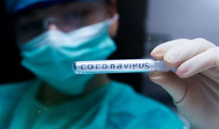 Mjeku shqiptar tregon se kur do të jetë fundi i pandemisë