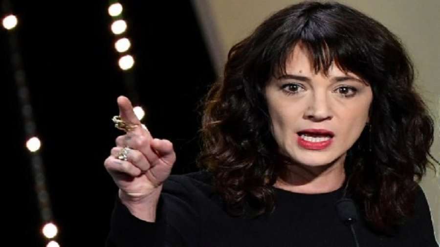 Pas Harvey Weinstein, aktorja Asia Argento akuzon edhe regjisorin Rob Cohen për përdhunim