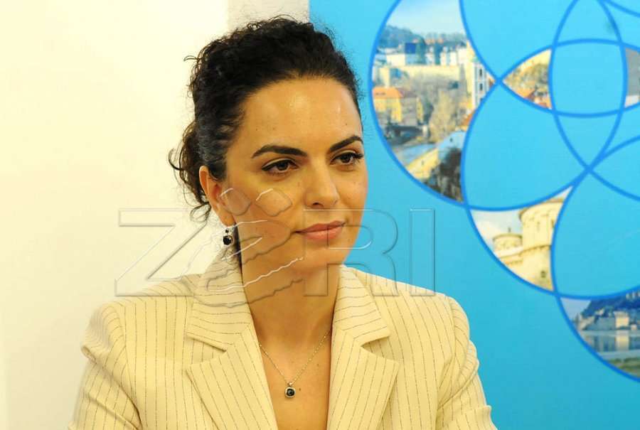 Ish-këshilltarja e Pacollit i bashkohet Vjosa Osmanit