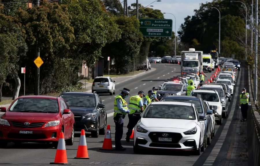 Nuk respektohen masat, Australia nxjerr helikopterët për të bindur qytetarët