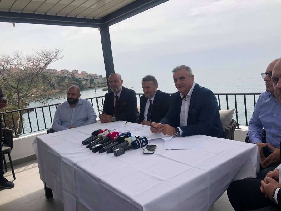 Kosova dhe Mali i Zi nënshkruajnë marrëveshje bashkëpunimi në fushën hotelerisë dhe turizmit