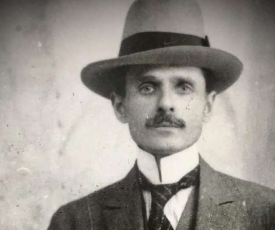 Gazeta franceze më 1909: Sapo ka dalë në qarkullim revista “Diturija”, drejtor i së cilës është Mit’hat Frashëri, një nga përkrahësit më të flaktë të gjuhës shqipe