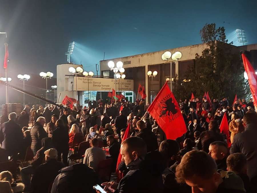 LVV-ja përmbyll fushatën në Prishtinë, Konjufca: Kundërkandidati i Vitisë s’do të bëjë gjë, pos ndonjë villë në Liqenin e Badocit