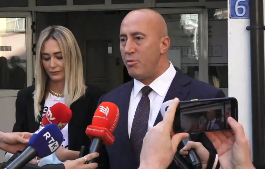 Hedhin votën edhe Haradinaj me gruan e tij