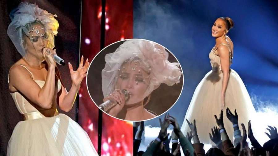 Jennifer Lopez merr gjithë vëmendjen në “American Music Awards”, performon me fustan nusërie
