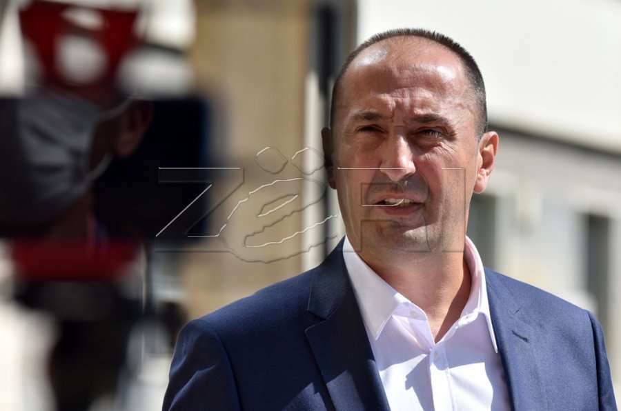 Aliu për pakënaqësitë e Abazit: Është problem brenda grupit parlamentar