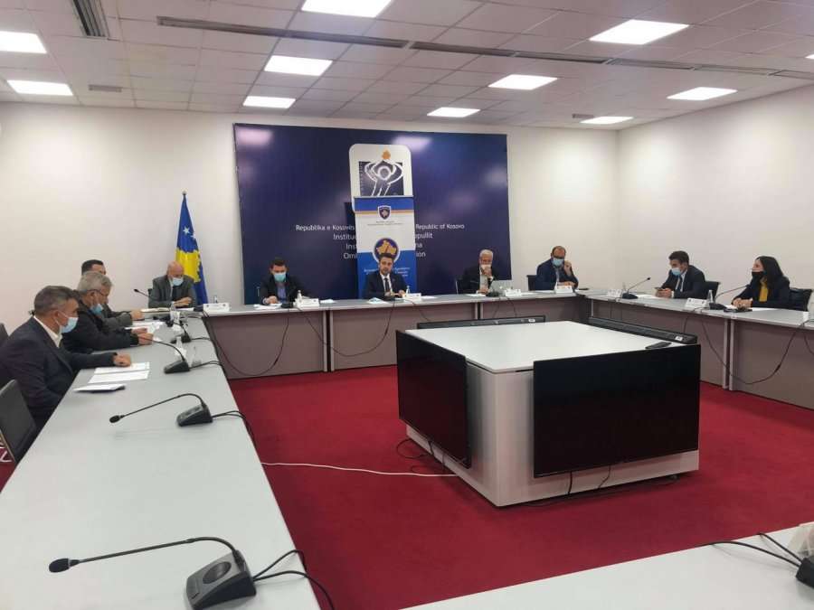 Rreth 11 mijë zarfe me vota përmes postës, refuzohen mbi 1 mijë
