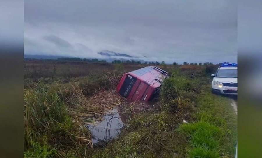 Rrokulliset autobusi në Maqedoni të Veriut, pesë të lënduar