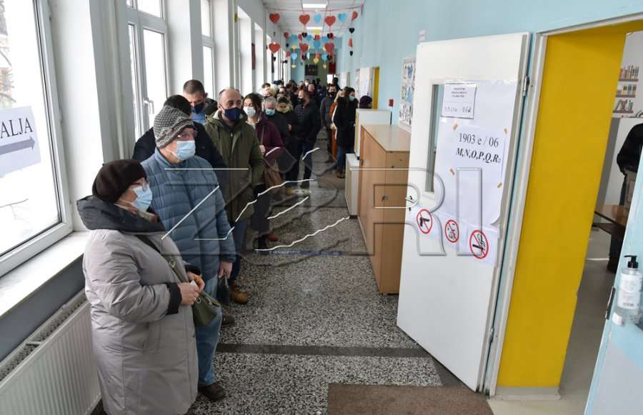 Sa qytetarë kanë të drejtë vote në balotazhin e sotëm?