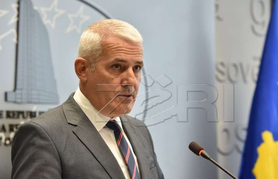Sveçla: Aeroplanët ushtarakë serbë shkelën hapësirën ajrore të Kosovës