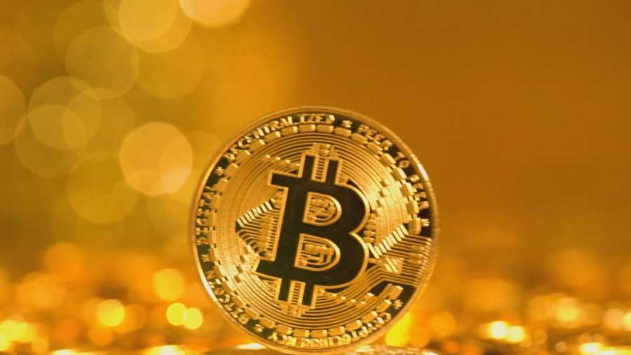 Bitcoini tejkalon 60 mijë dollarë, pranë rekordeve të larta