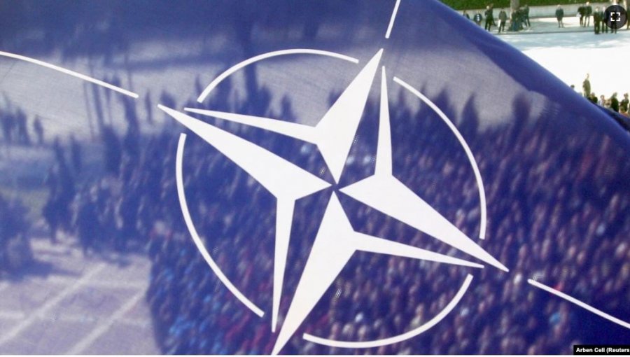 Finlanda dhe Suedia dorëzojnë aplikimet për anëtarësim në NATO