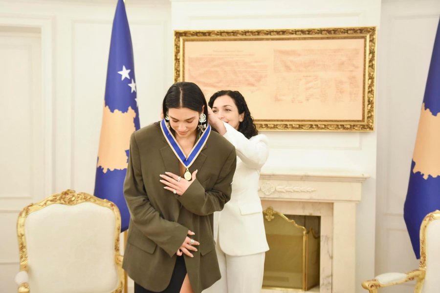 Mediat ndërkombëtare shkruajnë për emërimin e Dua Lipës “Ambasadore Nderi e Kosovës”