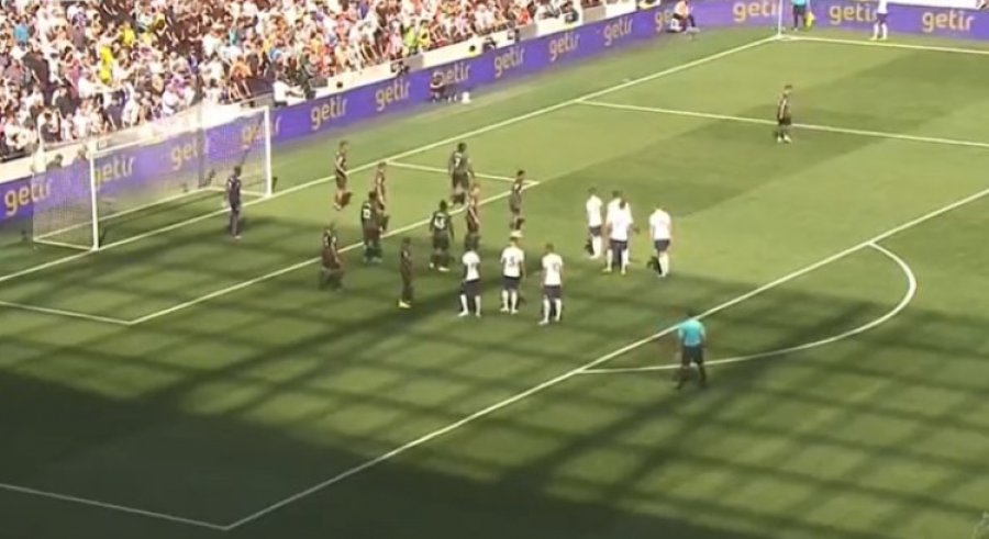 Tottenham - Southamphton, mbyllet pjesa e parë