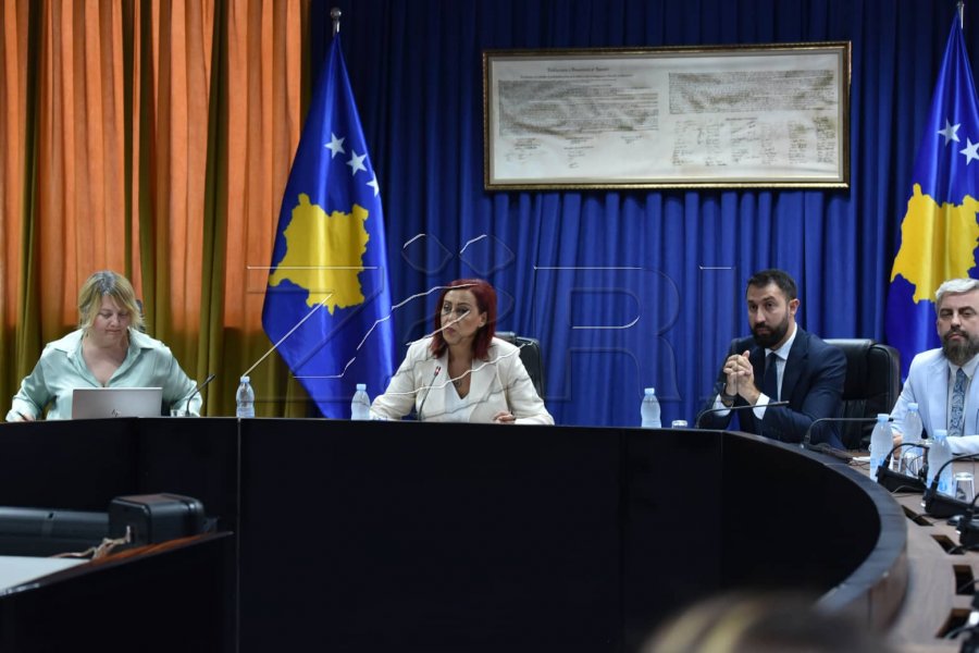Arsimi i komuniteteve joshumicë, mungesë tekstesh e keqpërdorim kuote për regjistrim në fakultete