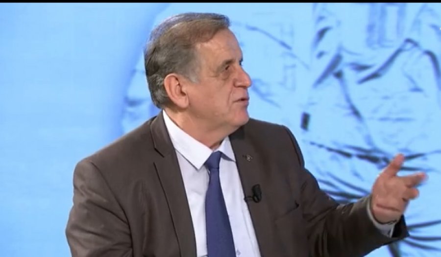 Spahiu: S’mund të krenohemi me Xhakën e Shaqirin