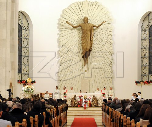 Osmani uron qytetarët me rastin e Krishtlindjes: Le të kujdesemi jo vetëm sot, por gjatë tërë vitit