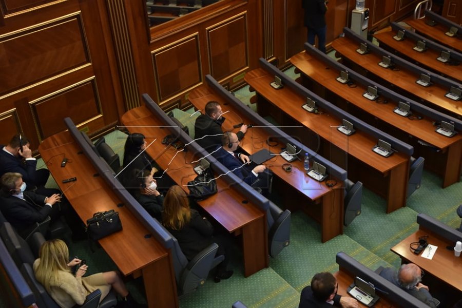 Edhe Lista Serbe merr pjesë në seancë