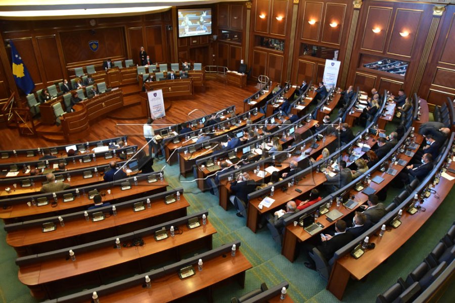 Sot vazhdon seanca e Kuvendit, në rend dite disa projektligje