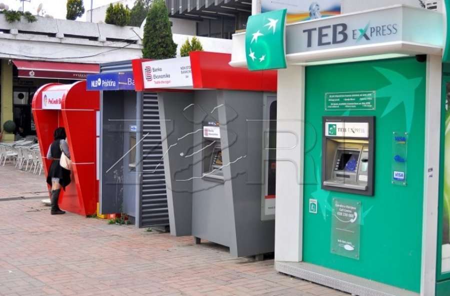 Bankat komerciale në Kosovë me shërbimet më të shtrenjta në rajon