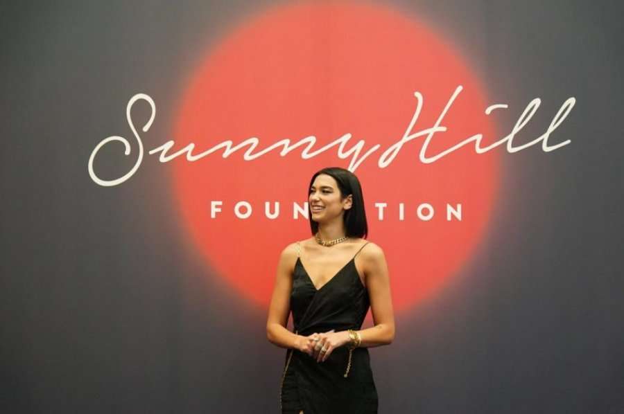 Vjen reagimi i parë i Dua Lipës pas rikthimit të “Sunny Hill”-it në Prishtinë