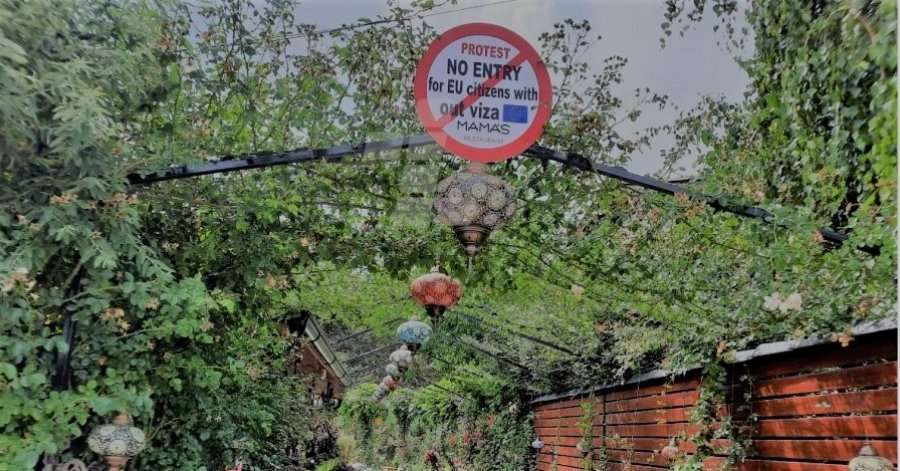 Restoranti në Prishtinë ua “ndalon” hyrjen shtetasve të BE-së, u kërkon viza