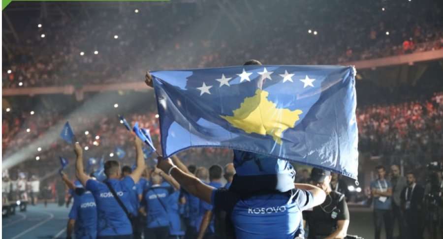 Mijëra tifozë algjerianë brohorasin Kosova, në parakalimin e sportistëve
