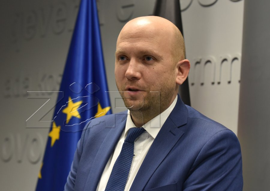 Sarrazin: Kosova të mos dorëzohet, liberalizimi do të ndodhë