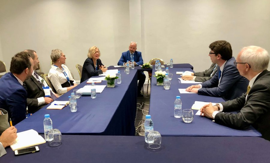 Kosova dhe BERZH-i, marrëveshje mbi 6-milionëshe për energji efiçiente në Prizren