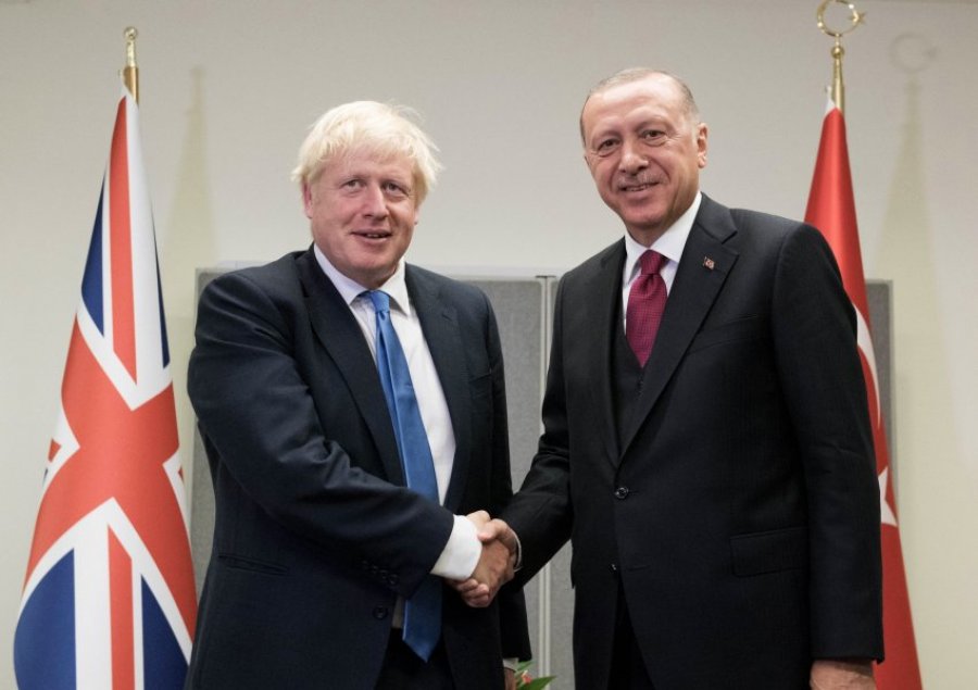 Johson telefon Erdoganin: Vendosi veton ndaj anëtarësimit në NATO të Finlandës dhe Suedisë