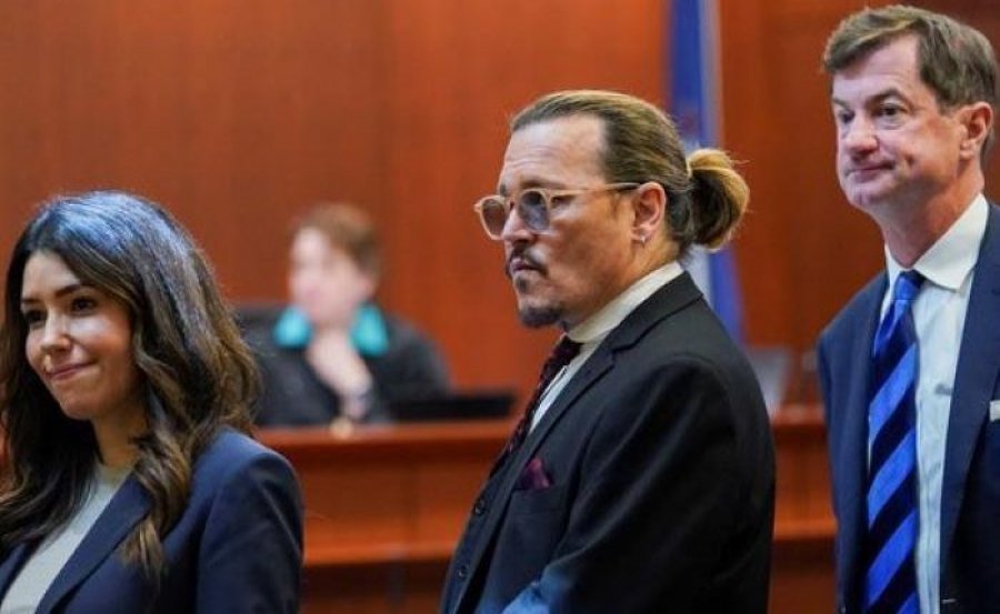 Avokati i Johnny Depp provimin e jurisprudencës e dha në Kosovë