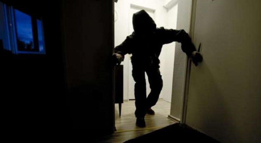 Vjedhje e rëndë në një fshat të Gjakovës, vidhen stoli e para