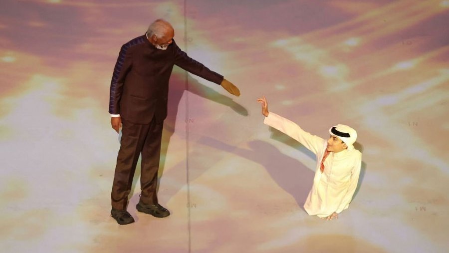 Historia prekëse e yllit të ceremonisë së “Katar 2022”: U lind me gjysmë trupi