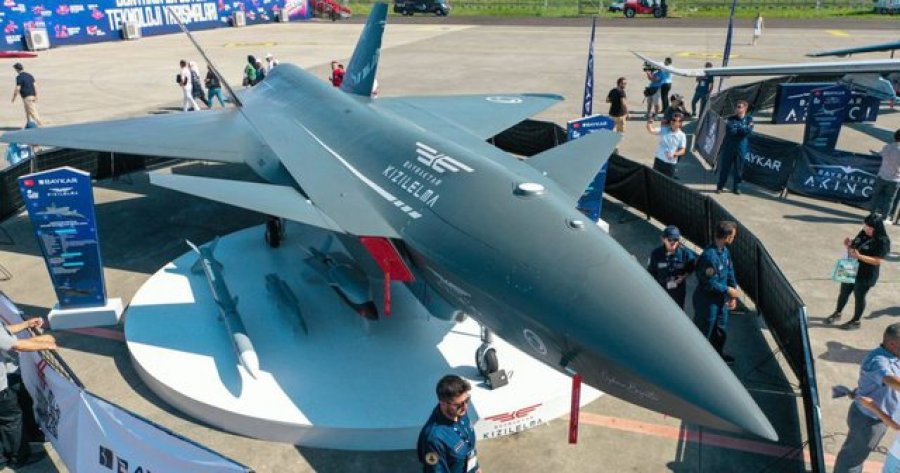 Turqia prezanton “Mollën e kuqe”, dronin që mund të ndryshojë konceptin e luftës ajrore