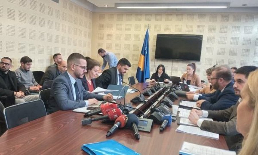 Deputeti Haki Abazi kërkon llogari nga Gërvalla për mungesën e njohjeve