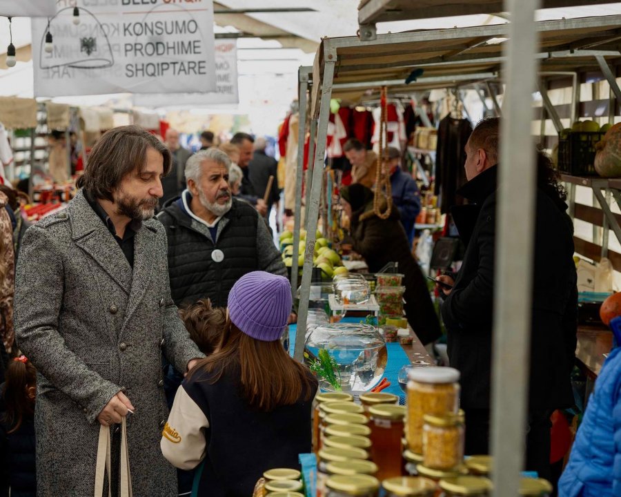 Hapet panairi “Blej shqip” në Prishtinë, Rama: Të mos harrojnë vlerat e traditat