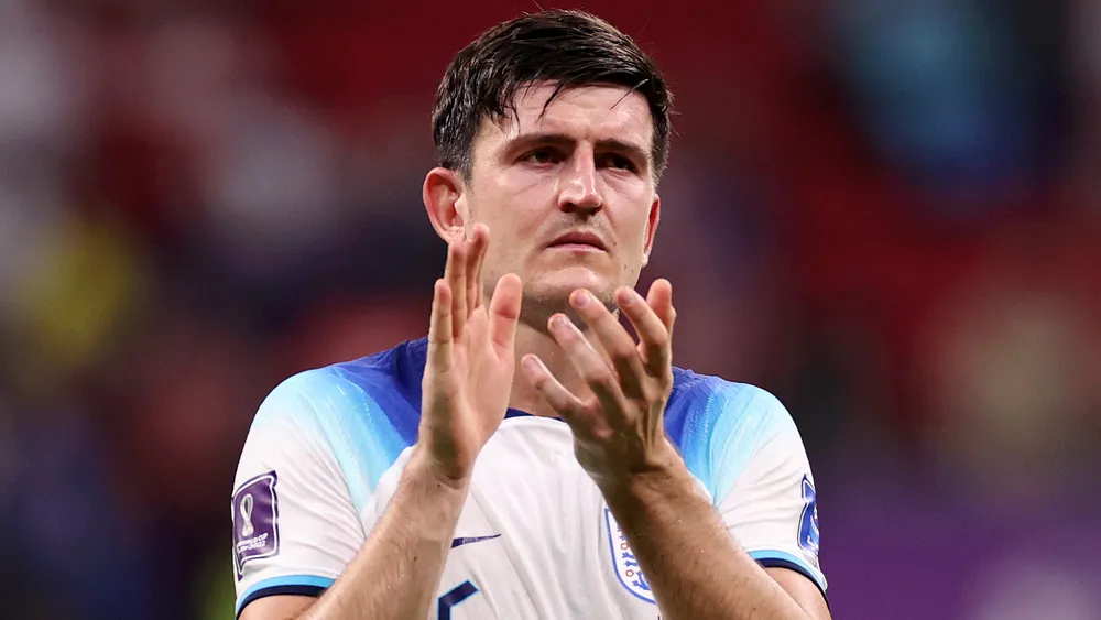 Neville: Maguire luan më mirë për vendin e tij sesa për klubin