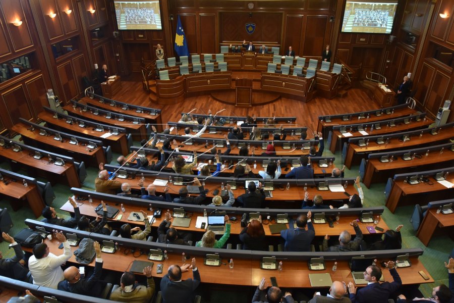 Pa opozitën, Kuvendi miraton zgjatjen e masave emergjente për energjinë elektrike