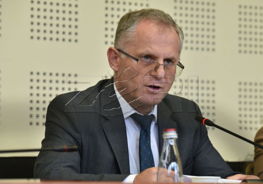 Bislimi: Serbia po u bën presion të tmerrshëm qytetarëve në veri të mos i kthejnë targat në RKS