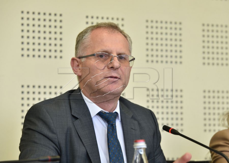 Bislimi: Për liberalizim BE-ja i kërkon edhe diçka Kosovës
