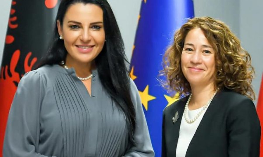 Sulmet kibernetike ndaj Shqipërisë, Balluku i kërkon “një dorë ndihmë” Kanadasë