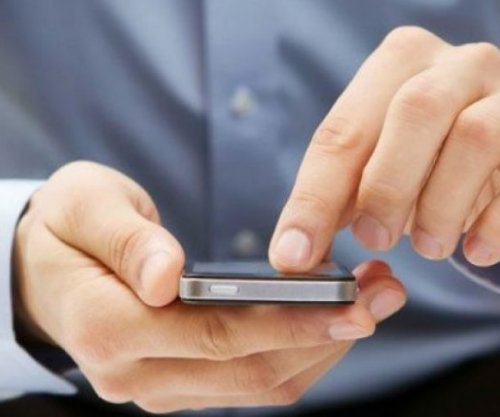 Në Maqedoni 70% e qytetarëve përdorin një telefon ose ekran para se të bien në gjumë