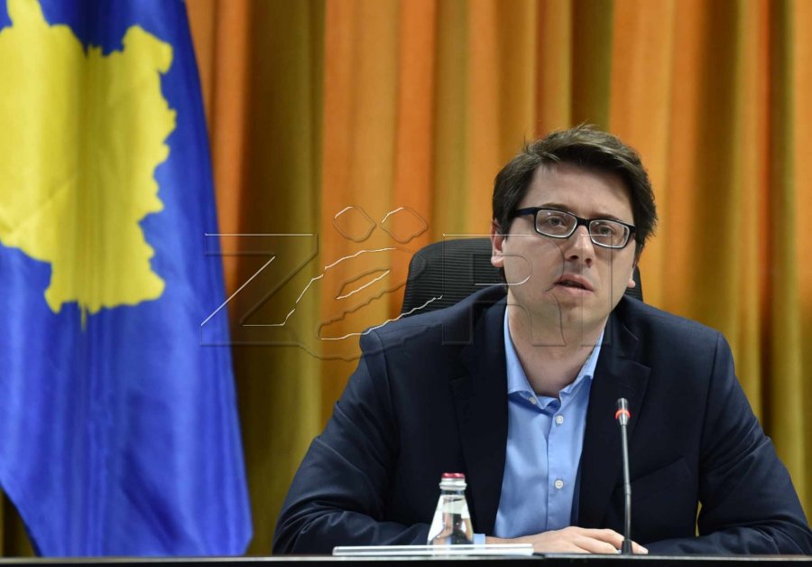 Murati shpjegon masën për familjet në nevojë: 120 euro për familje dhe nga 30 për anëtarë