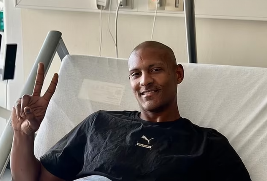 Sebastian Haller rikthehet në stërvitje pasi mposhti sëmundjen e kancerit