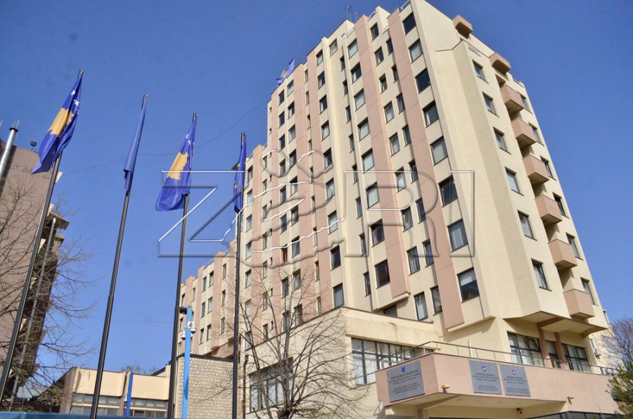 A e rekomandoi Ambasada e Kosovës një kosovar t’i pranojë dokumentet e Serbisë? Deklarohen nga MPJD-ja