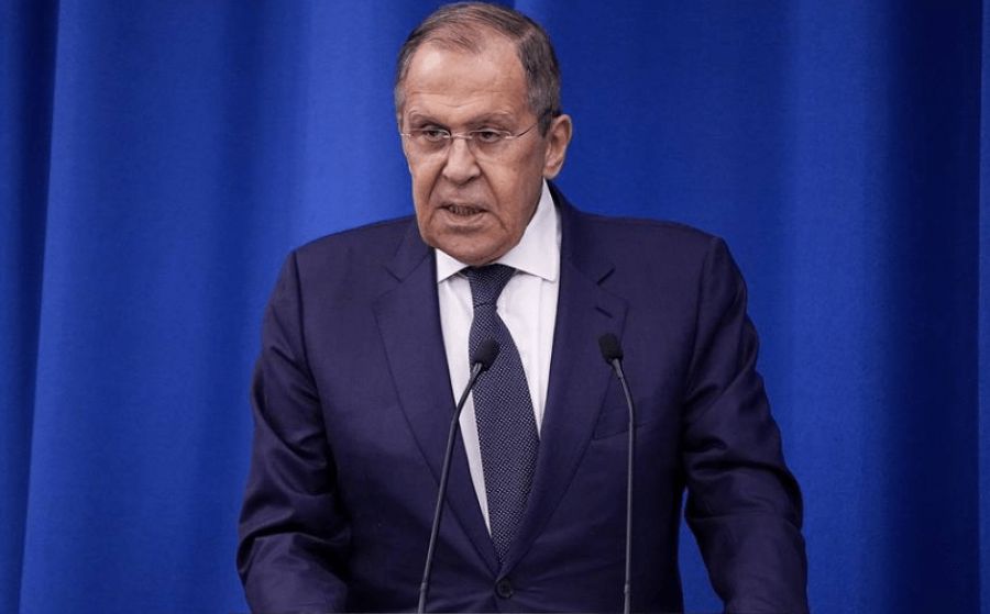 Lavrov: Moska në kontakt me Serbinë lidhur me pronësinë e NIS-it